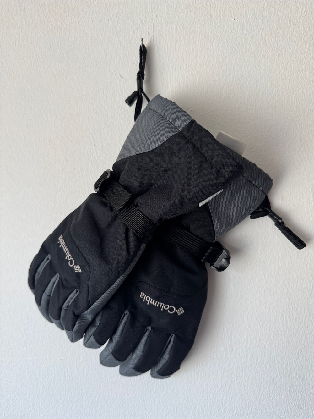 Columbia Omni-Tech Black and Gray Winter Ski Gloves